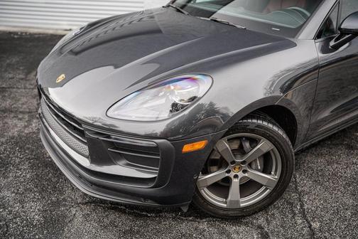 2022 Porsche Macan Base