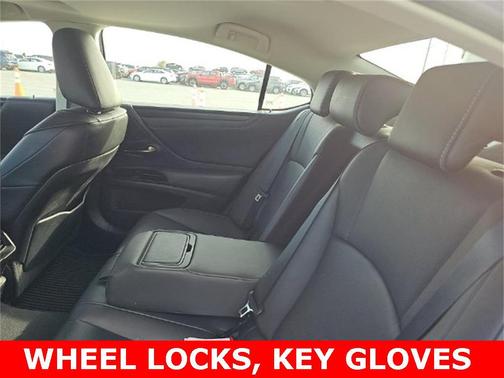 2022 Lexus ES 350 Base