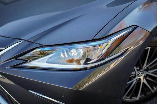 2022 Lexus ES 350 Base