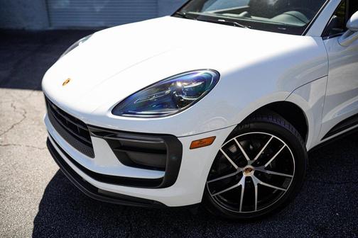 2022 Porsche Macan Base