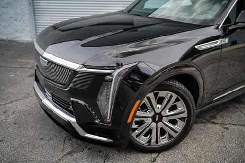 2025 Cadillac Escalade IQ Luxury 1