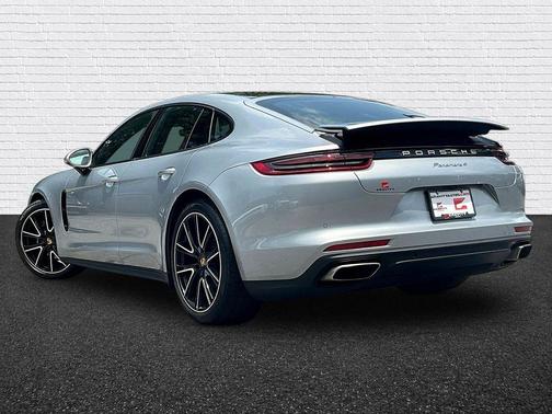 GT Silver Metallic 2020 Porsche Panamera 4