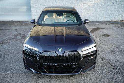 Carbon Black Metallic 2023 BMW 760 i xDrive