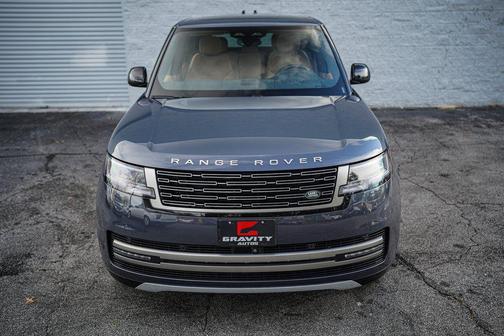 2025 Land Rover Range Rover P550e SE