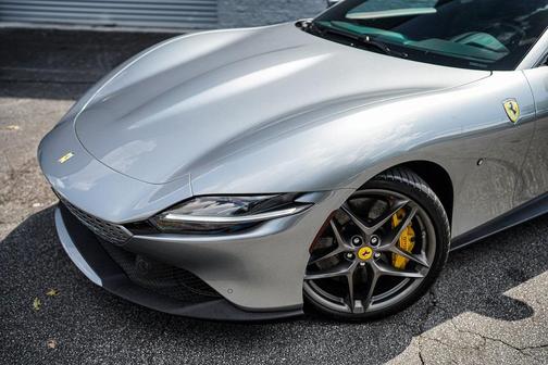 2021 Ferrari Roma Base