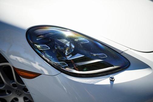 2022 Porsche 718 Cayman T