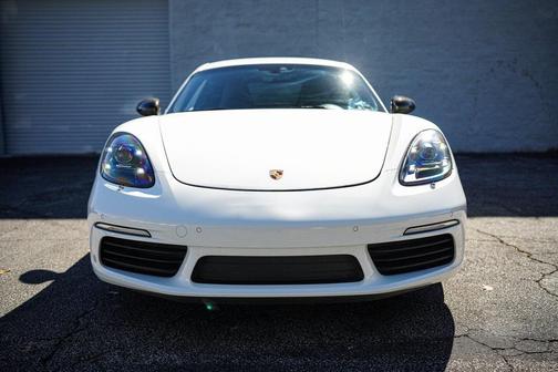 2022 Porsche 718 Cayman T