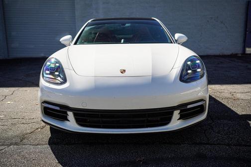 2018 Porsche Panamera 4