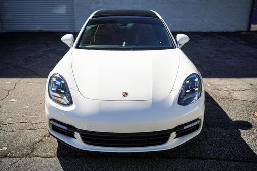 2018 Porsche Panamera 4