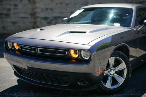 2016 Dodge Challenger SXT