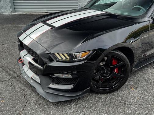 2017 Ford Shelby GT350 Base