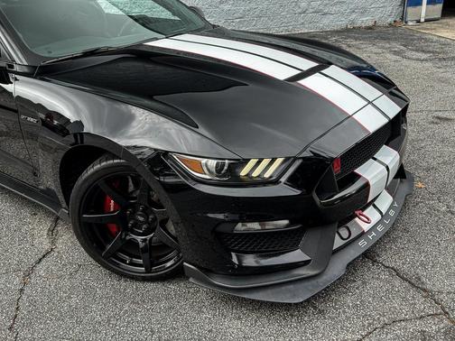 2017 Ford Shelby GT350 Base