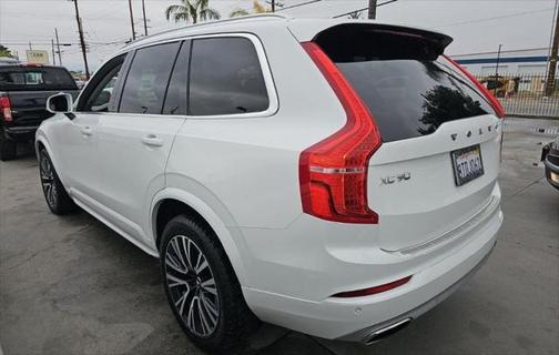 2021 Volvo XC90 T5 Momentum
