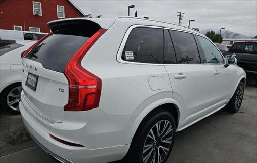 2021 Volvo XC90 T5 Momentum