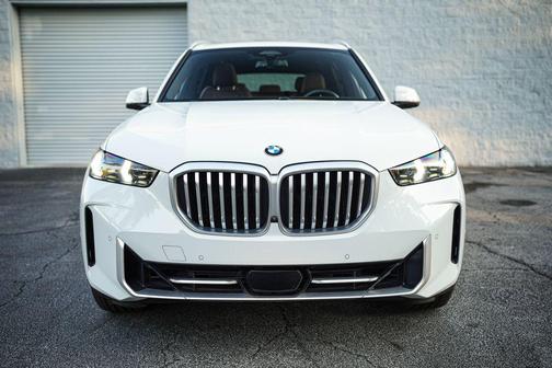 Alpine White 2024 BMW X5 sDrive40i