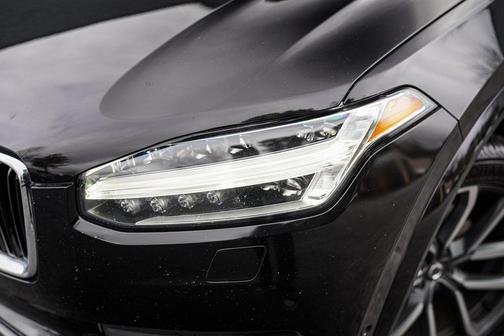 2017 Volvo XC90 T5 Momentum