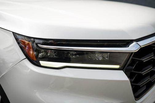 2024 Honda Pilot Touring 8-Passenger