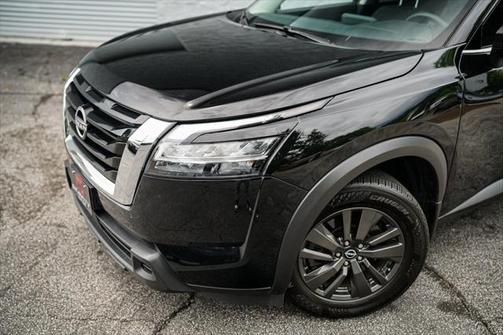 2022 Nissan Pathfinder S 2WD