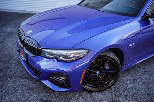 2022 BMW 330e xDrive