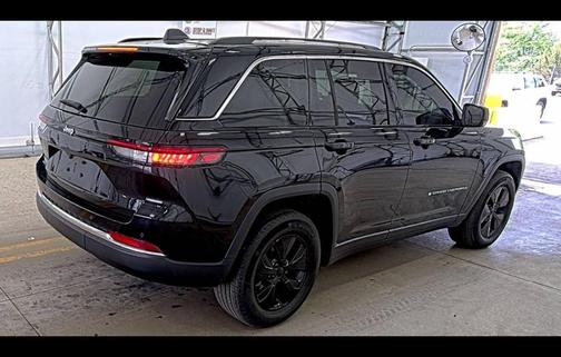 Diamond Black Crystal Pearlcoat 2023 Jeep Grand Cherokee 4xe Base