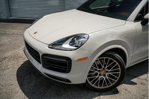 2022 Porsche Cayenne Platinum Edition