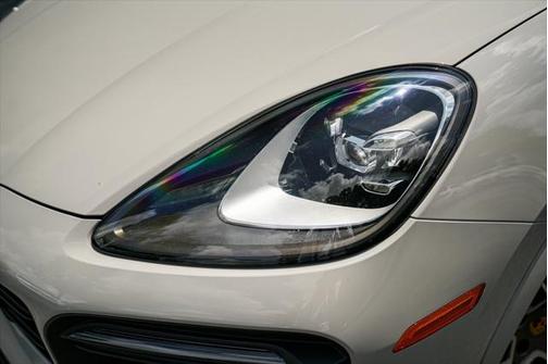 2022 Porsche Cayenne Platinum Edition