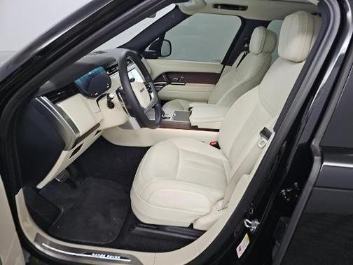 Santorini Black Metallic 2025 Land Rover Range Rover P400 SE