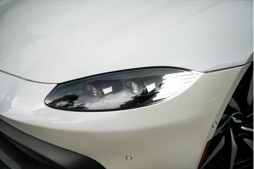 2020 Aston Martin Vantage Base