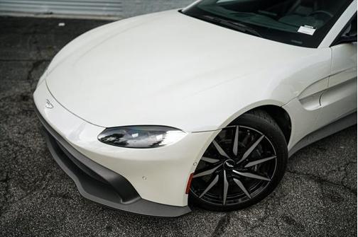 2020 Aston Martin Vantage Base