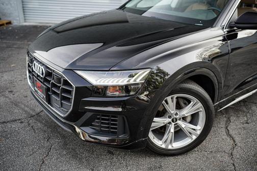 2023 Audi Q8 55 Premium