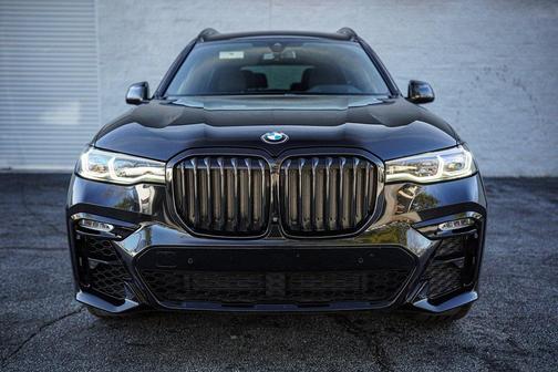 2022 BMW X7 M50i
