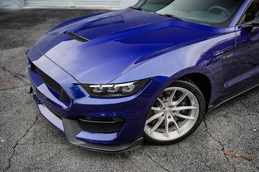 2016 Ford Shelby GT350 Base