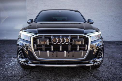 2025 Audi Q7 45 Premium