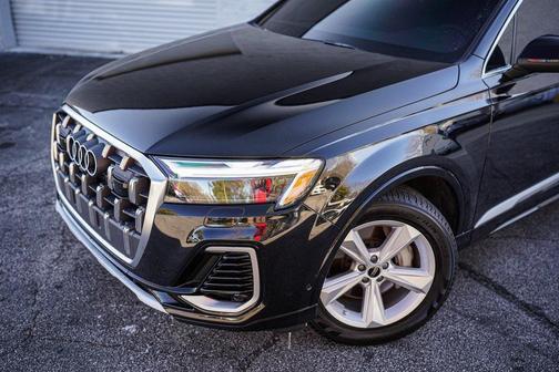 2025 Audi Q7 45 Premium