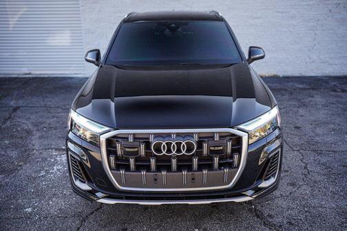 2025 Audi Q7 45 Premium