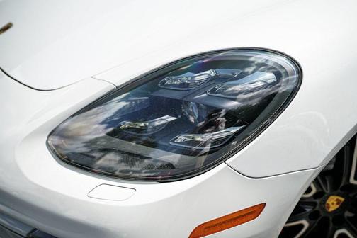 2018 Porsche Panamera Turbo