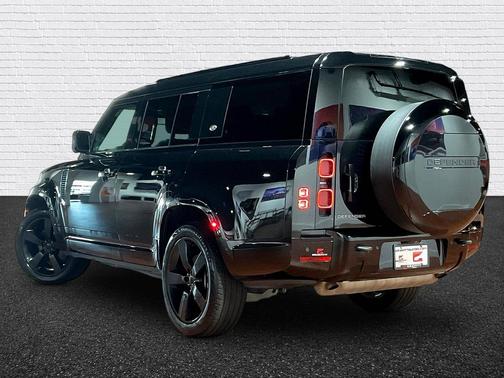 Santorini Black Metallic 2024 Land Rover Defender 130 P400 X-Dynamic SE