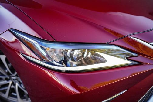 2023 Lexus ES 350 Base