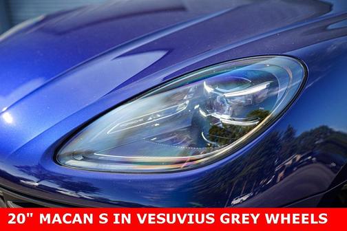 2023 Porsche Macan Base