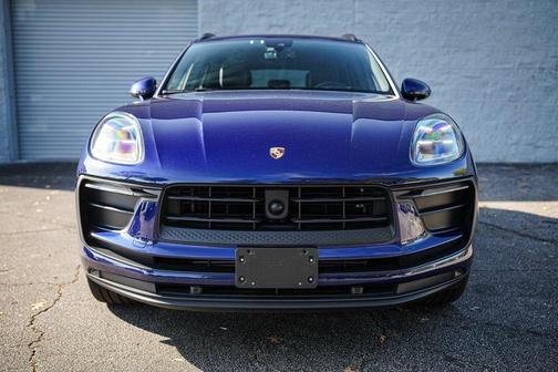 2023 Porsche Macan Base
