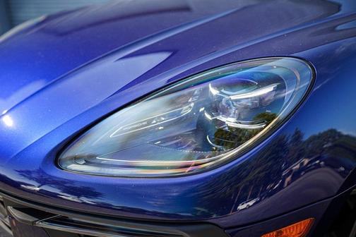 2023 Porsche Macan Base