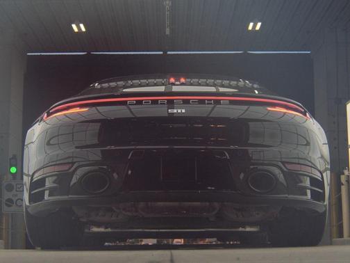 2020 Porsche 911 Carrera