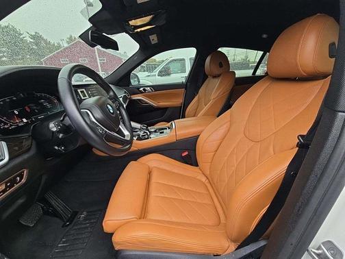 2023 BMW X6 xDrive40i