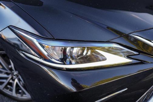 2023 Lexus ES 350 Base