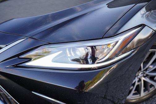 2023 Lexus ES 350 Base