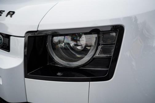 2023 Land Rover Defender 110 V8