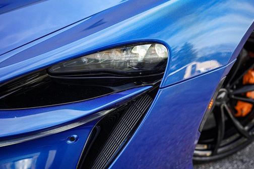 2023 McLaren Artura Performance