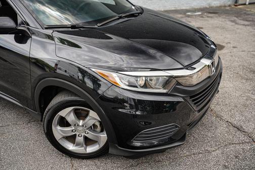 Crystal Black Pearl 2022 Honda HR-V LX