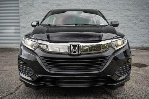 Crystal Black Pearl 2022 Honda HR-V LX
