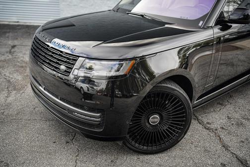 2023 Land Rover Range Rover P530 SE